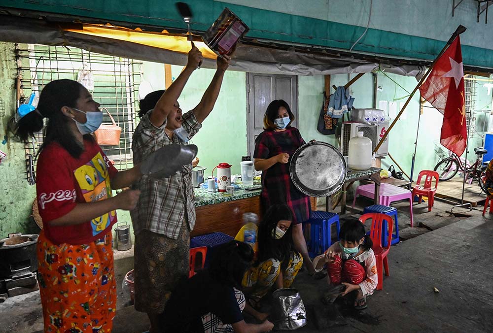 Tolak Kudeta, Warga Myanmar Kampanye Gemuruh