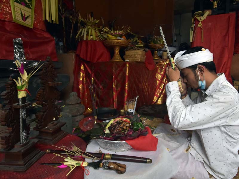 Upacara Pusaka Keris Hari Raya Tumpek Landep