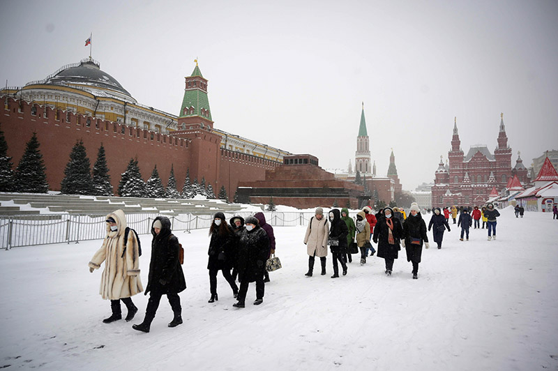 Minus 15 Derajat Celcius, Moskow Diselimuti Salju 