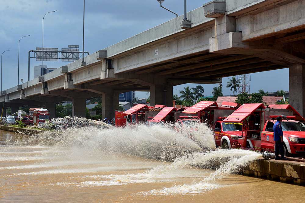 Penyedotan Banjir di Cipinang Melayu