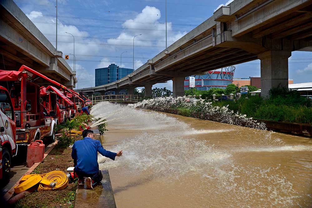 Penyedotan Banjir di Cipinang Melayu