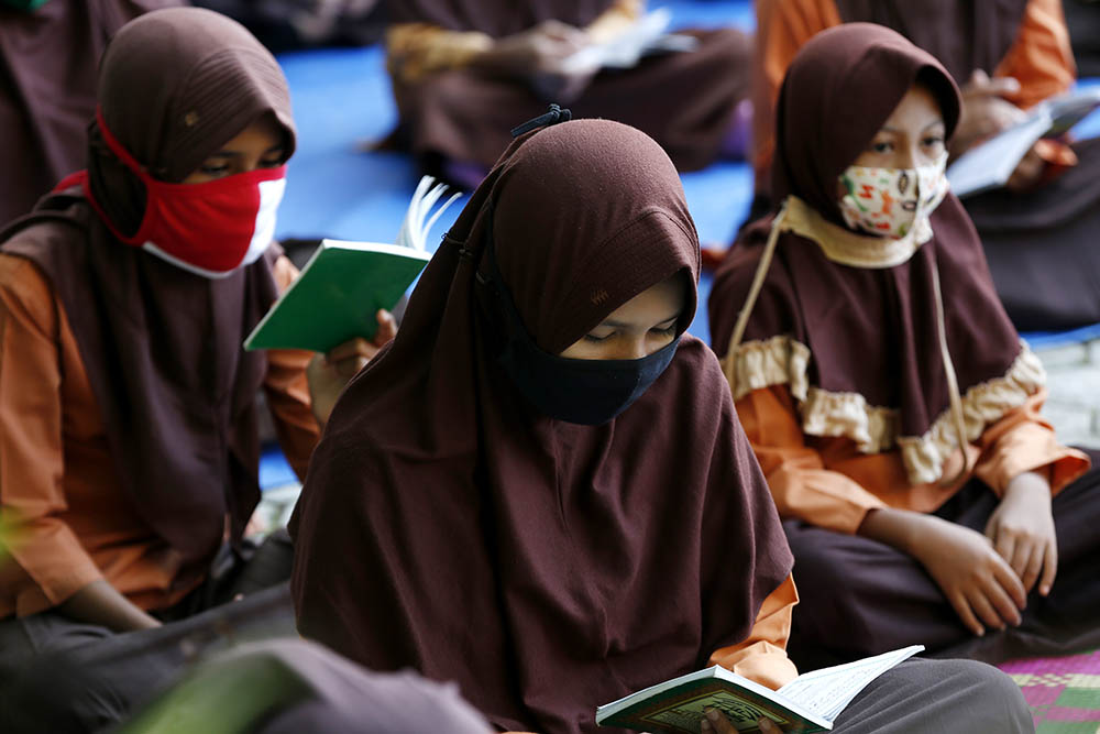 SKB Tiga Menteri Tentang Seragam Sekolah