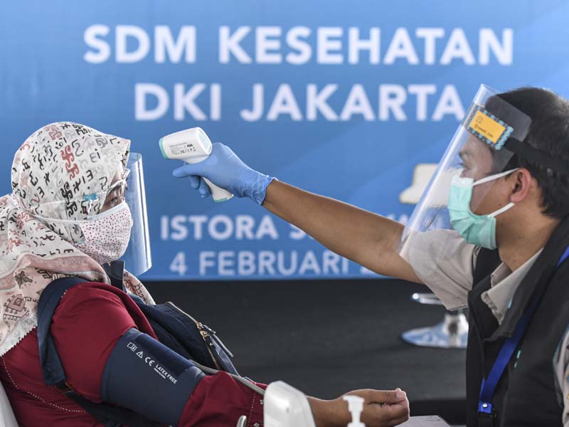 Vaksinasi Massal Untuk Tenaga Kesehatan Di Jakarta