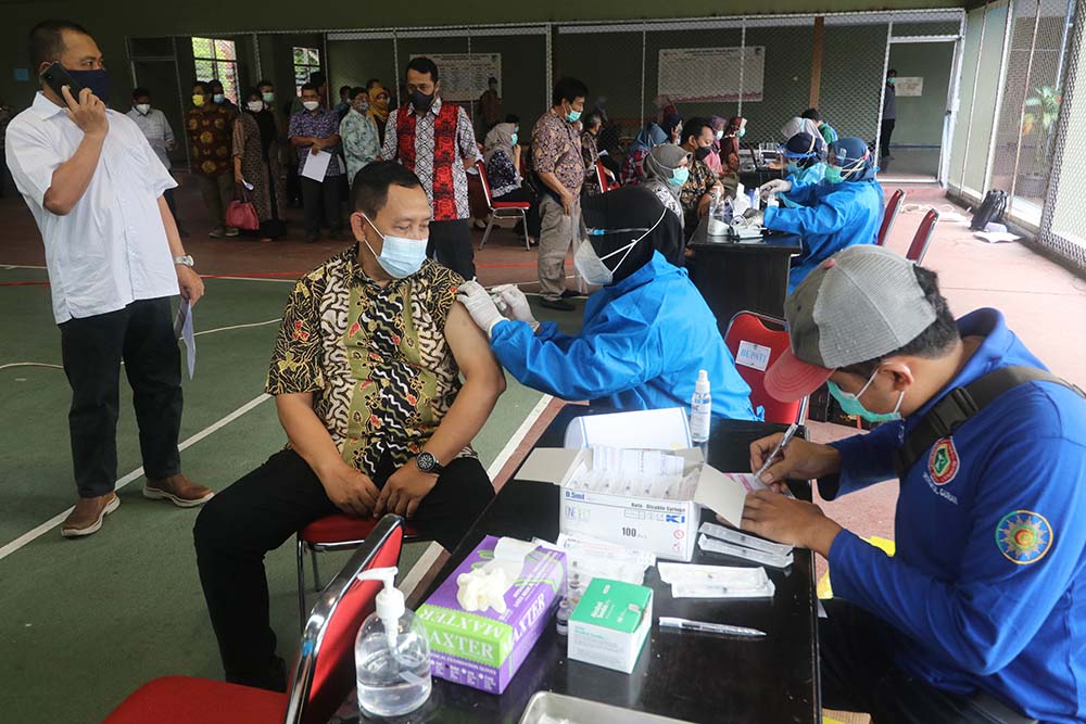 Vaksinasi Covid-19 Pegawai Pemda