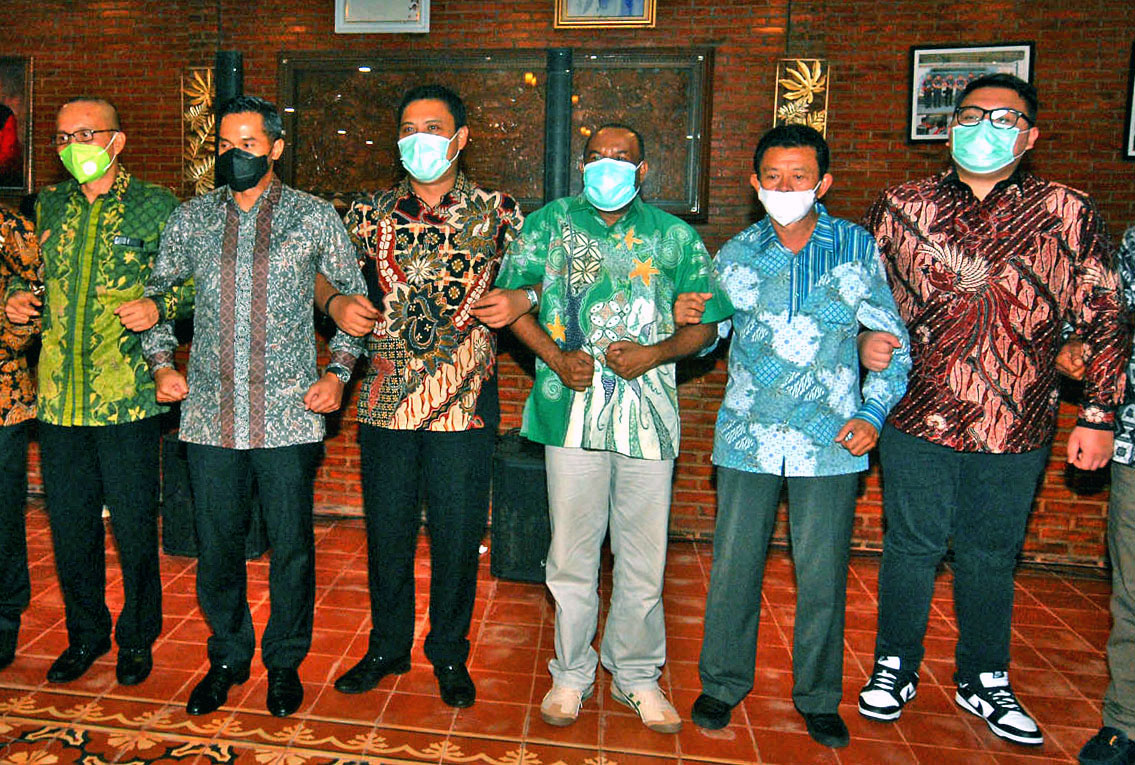 Deklarasi Dukungan Kadin Daerah Indonesia Timur ke Anindya Bakrie