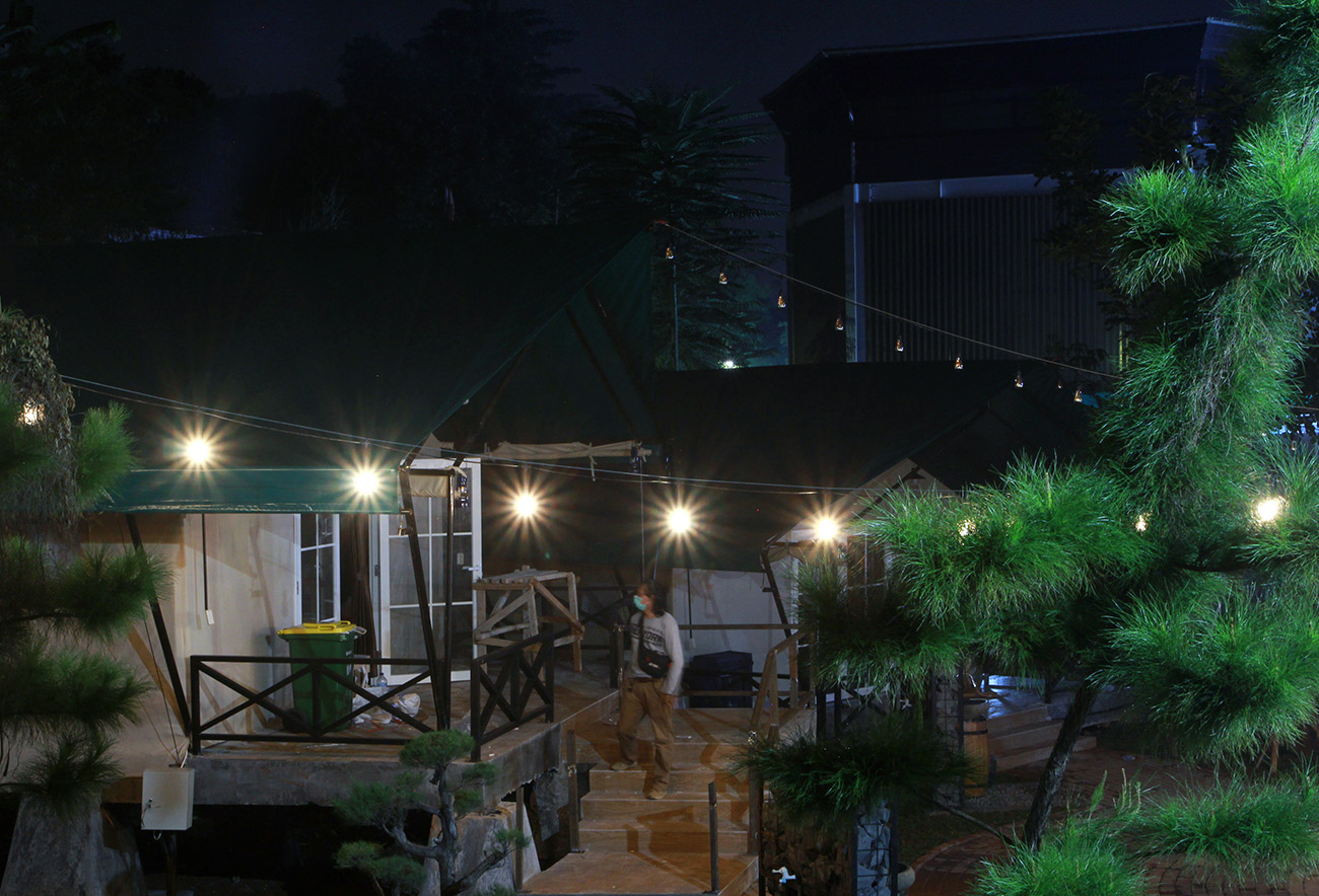 Ruang Isolasi Berkonsep Tenda Glamour Camping