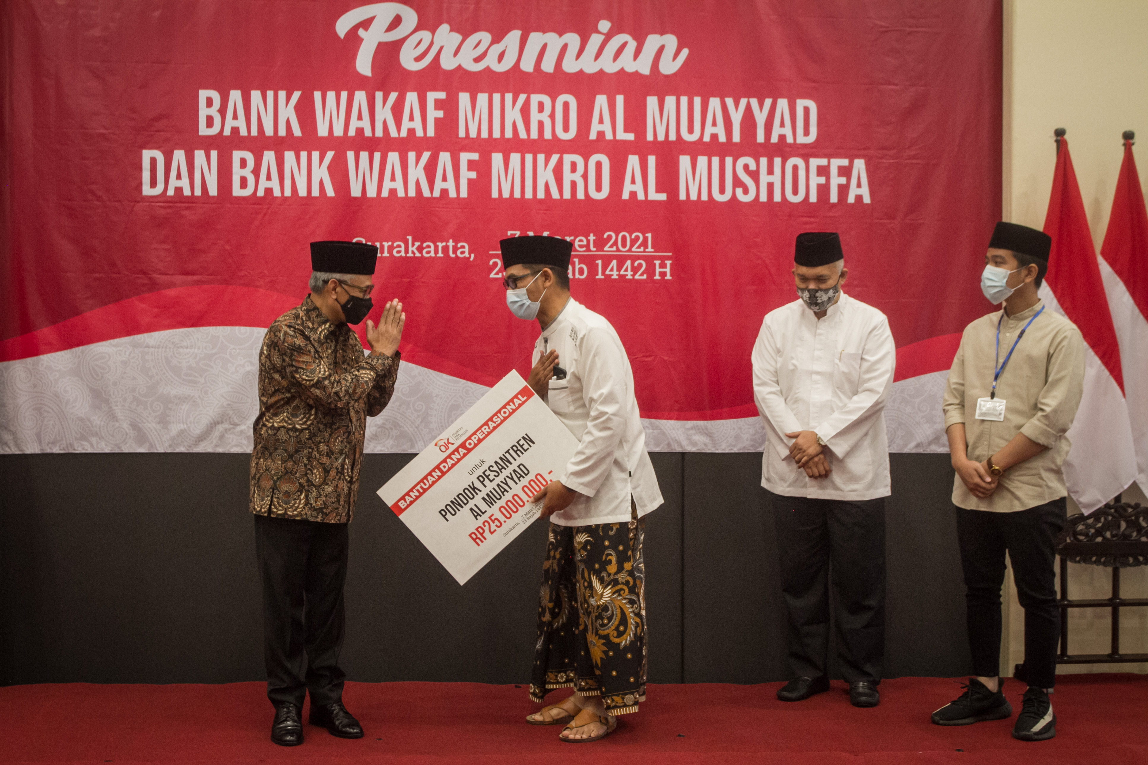 Peresmian Bank Wakaf Mikro OJK di Solo
