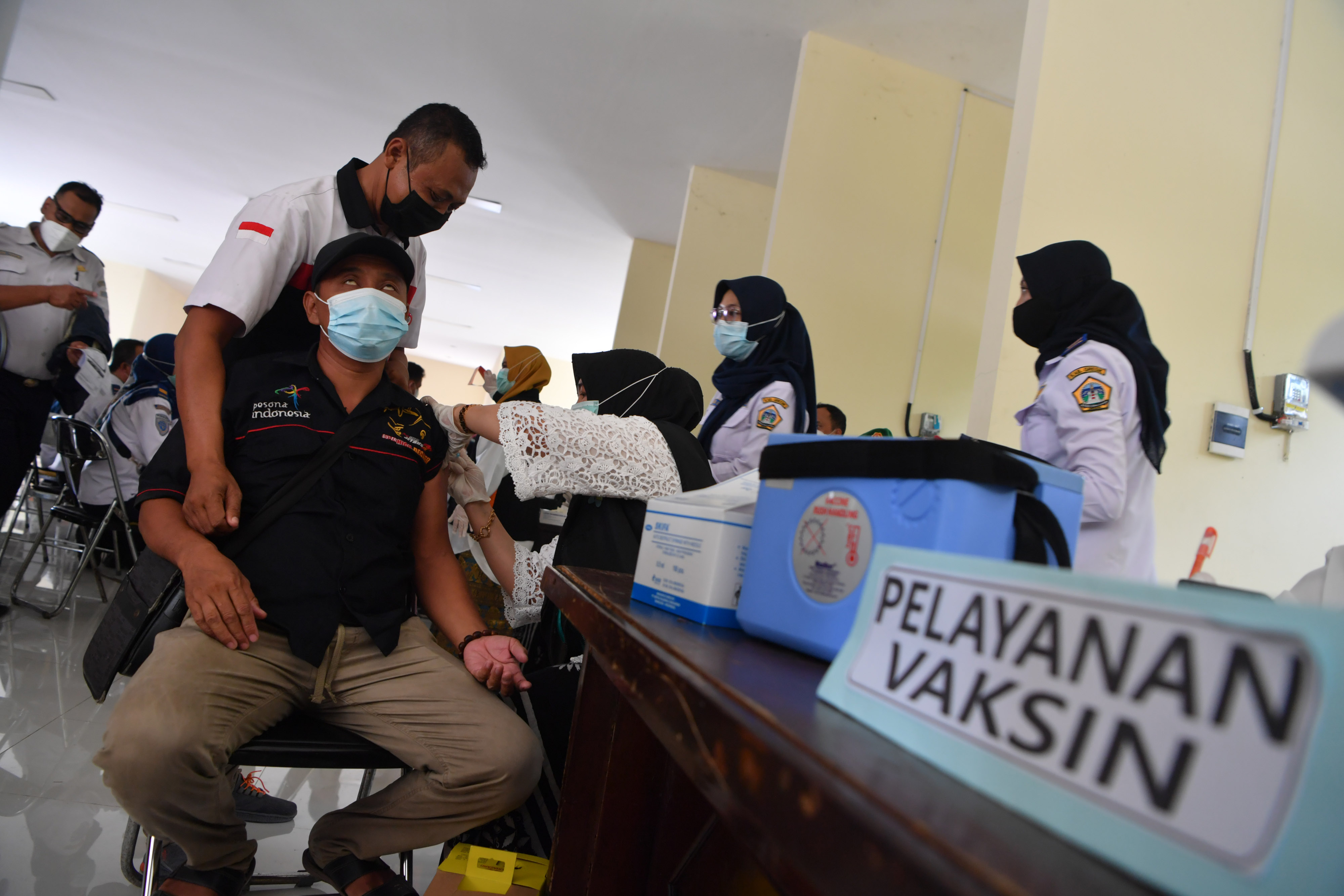 Vaksinasi Sopir Transportasi Umum Gresik