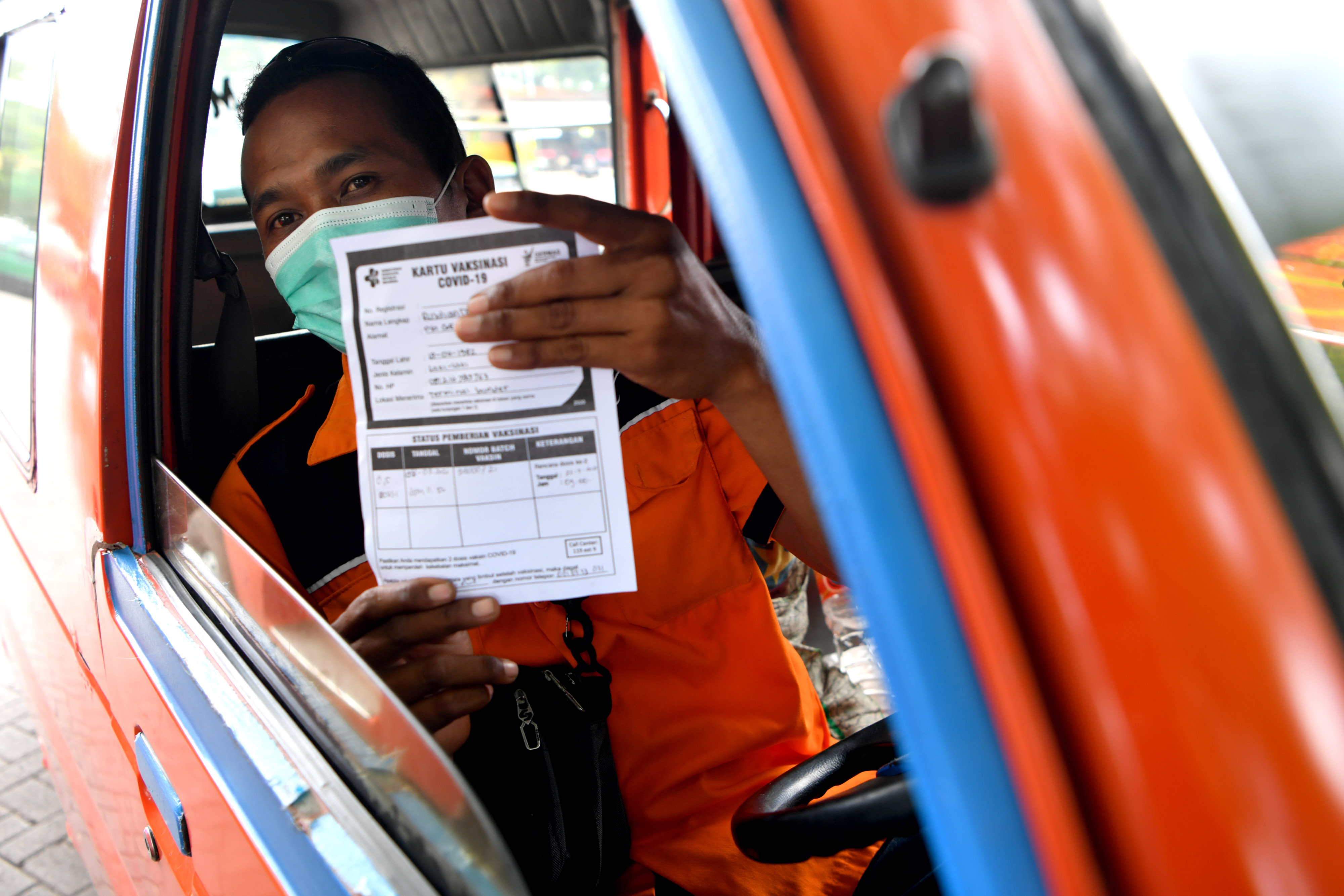 Vaksinasi Sopir Transportasi Umum Gresik