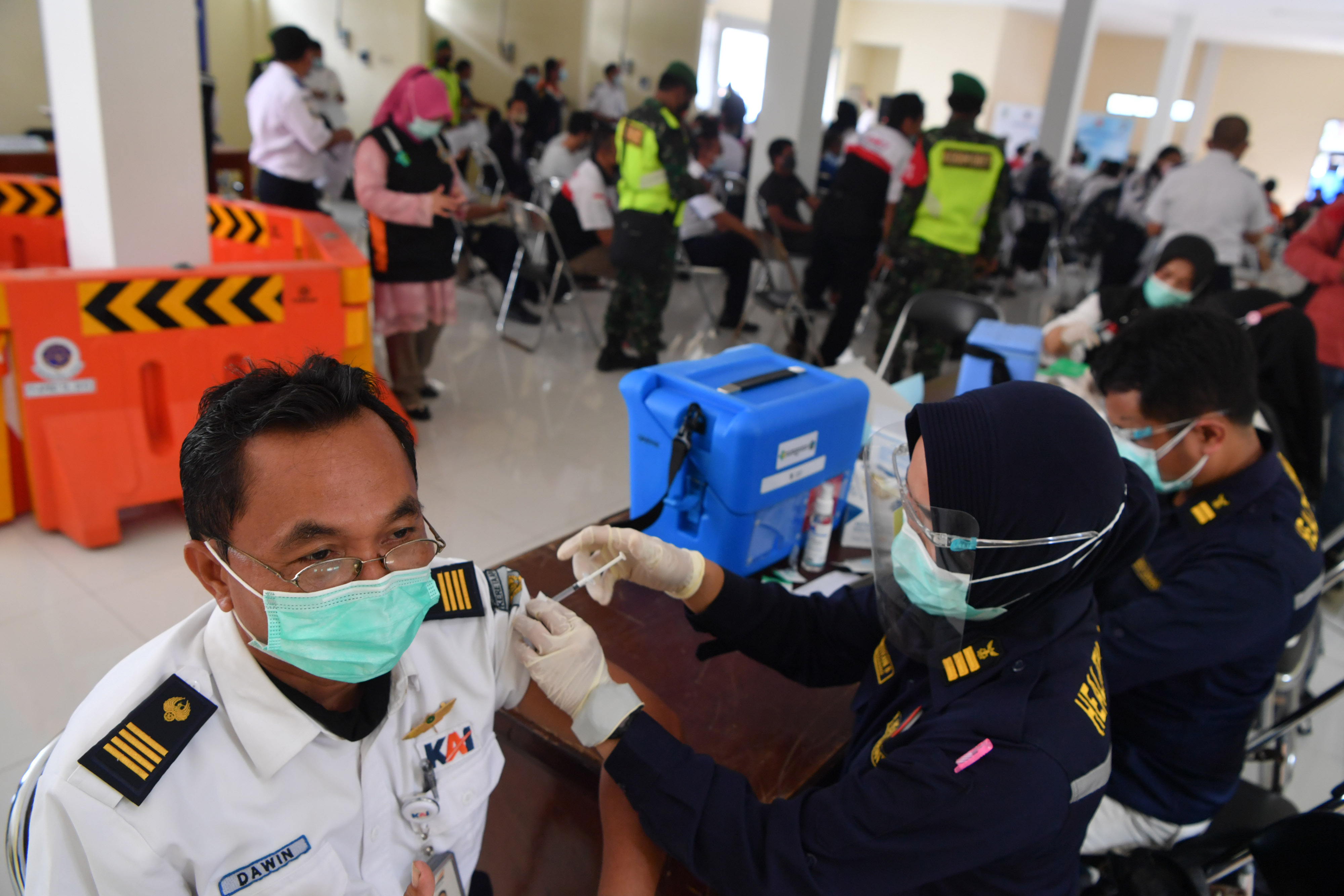 Vaksinasi Sopir Transportasi Umum Gresik