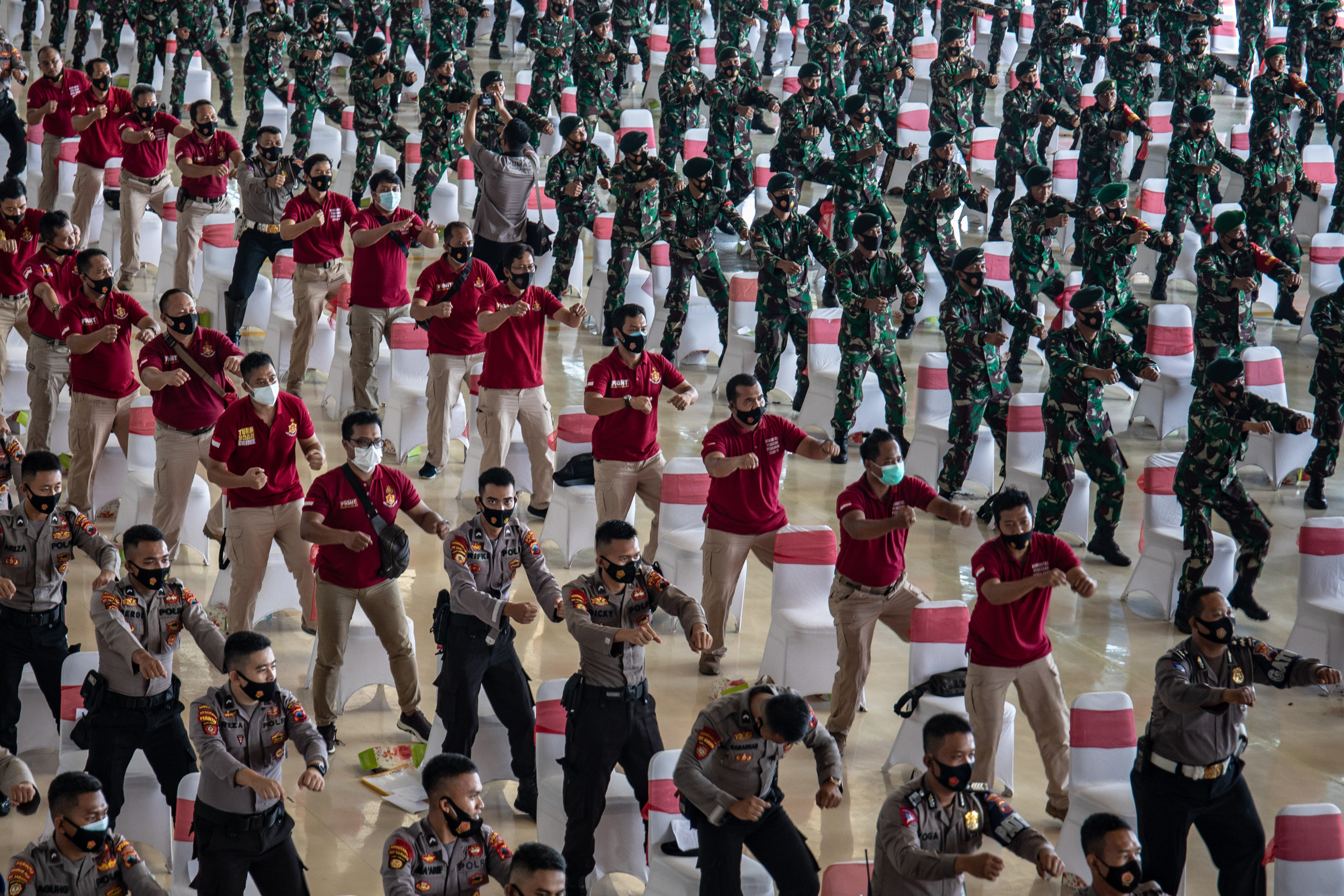 Vaksinasi Covid-19 Anggota TNI dan Polri di Jawa Tengah