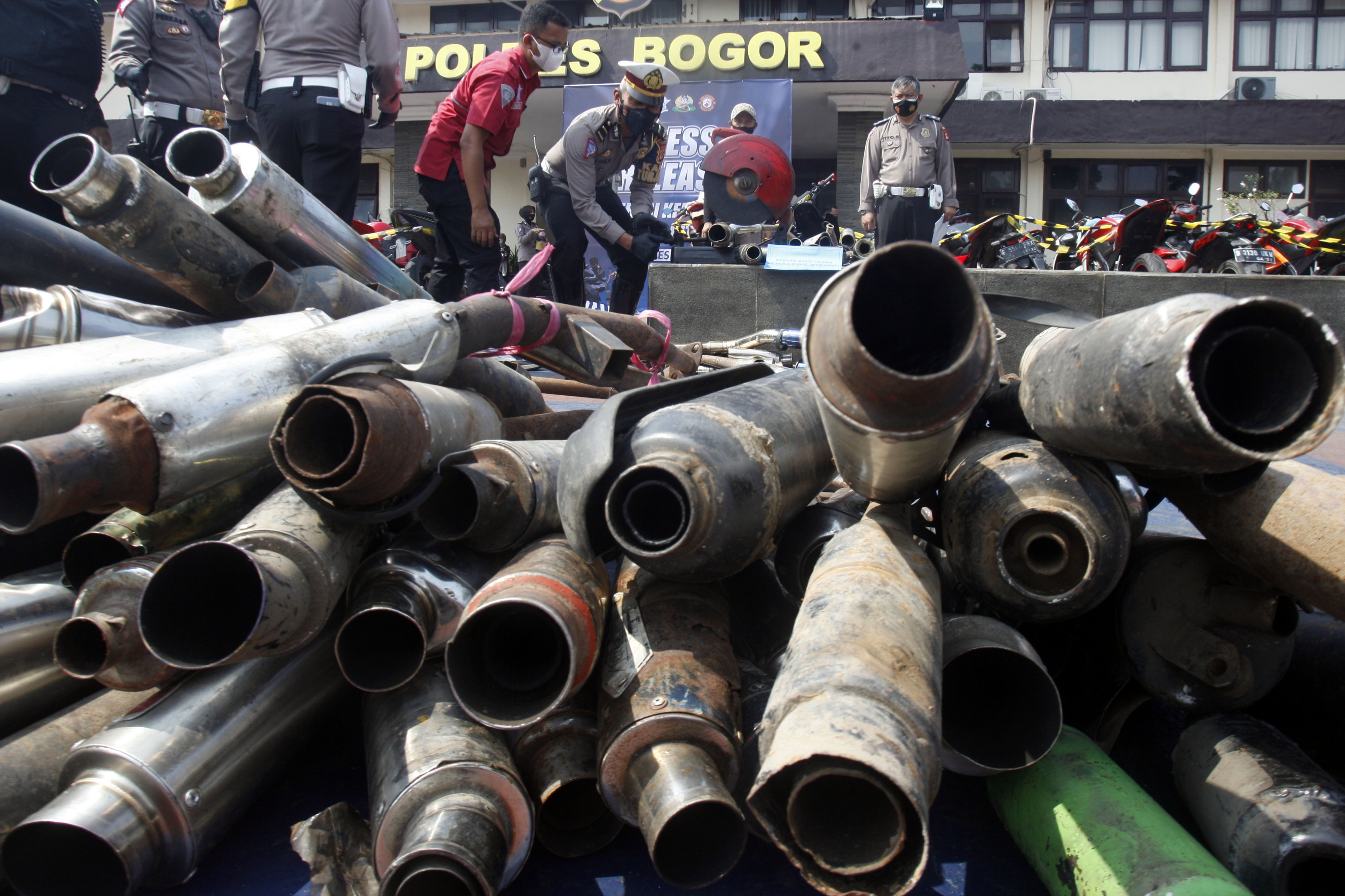 Pemusnahan Knalpot Bising