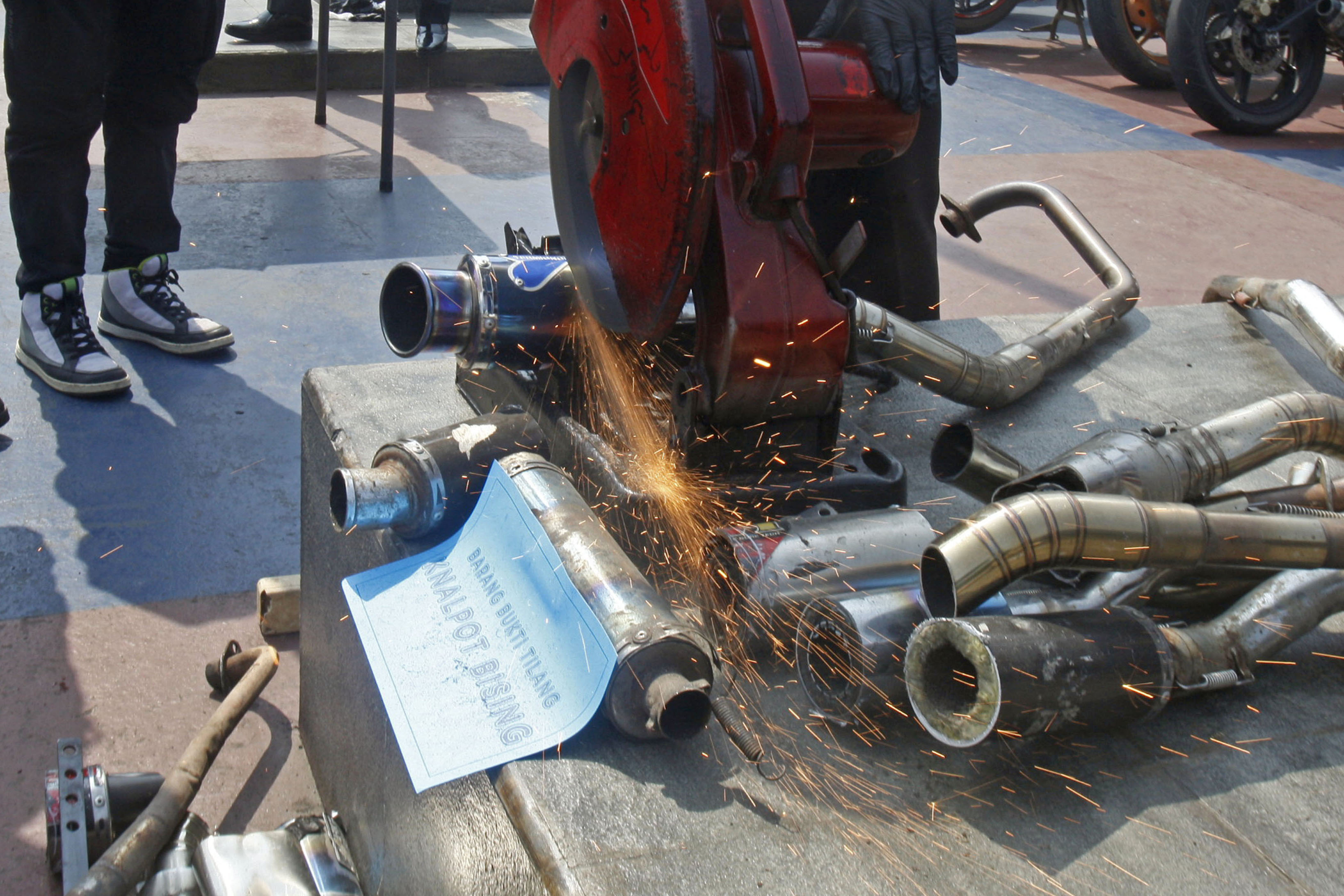 Pemusnahan Knalpot Bising