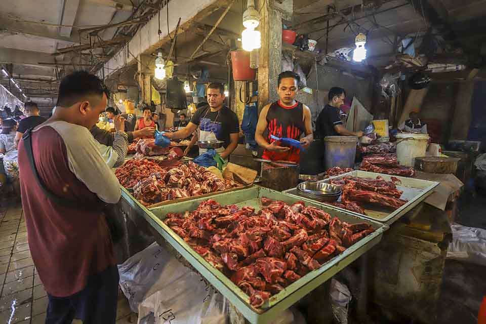 Pedagang di Pasar Masih Abaikan Protokol Kesehatan