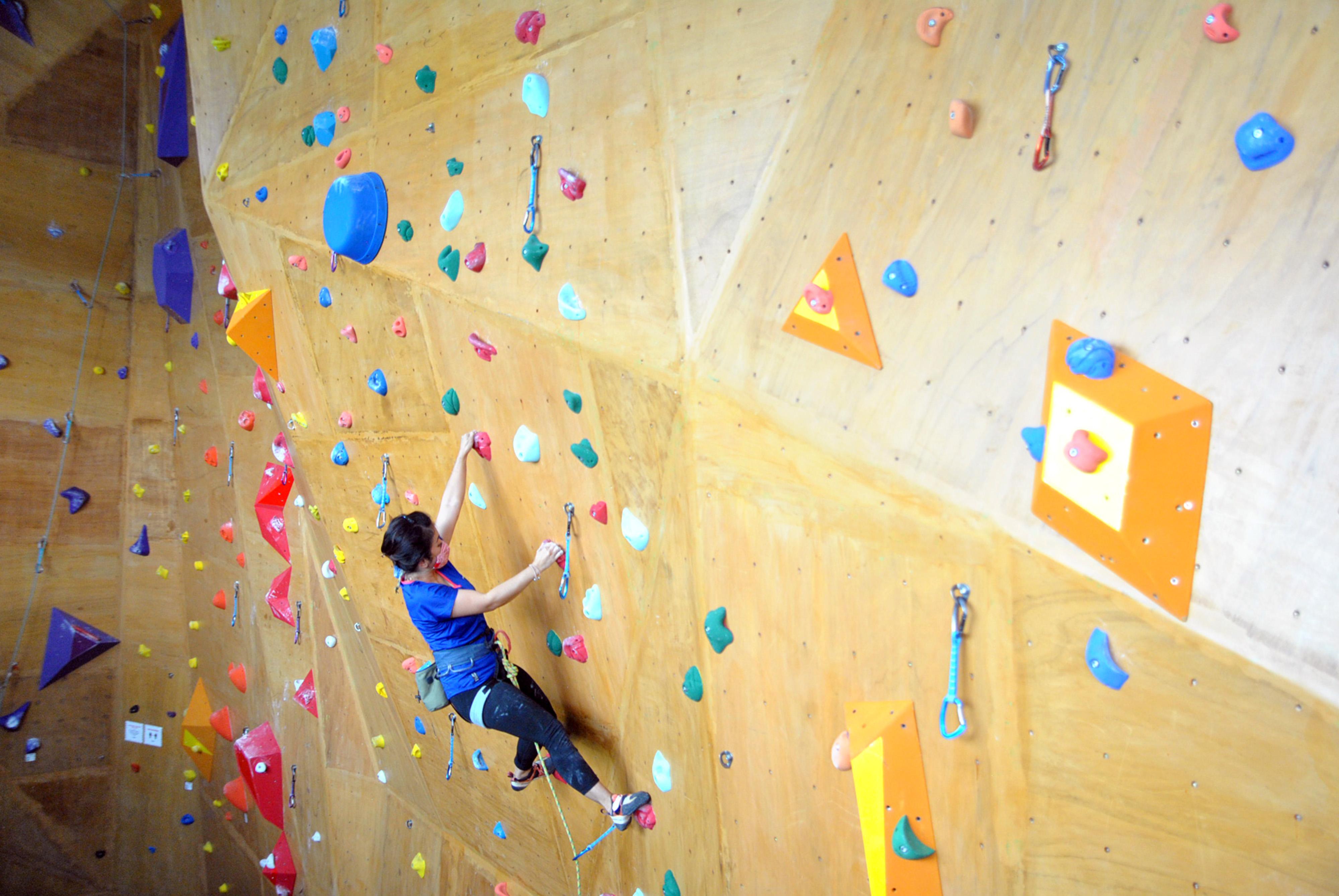 Panjat Dinding di Pusat Perbelanjaan Kota Bogor