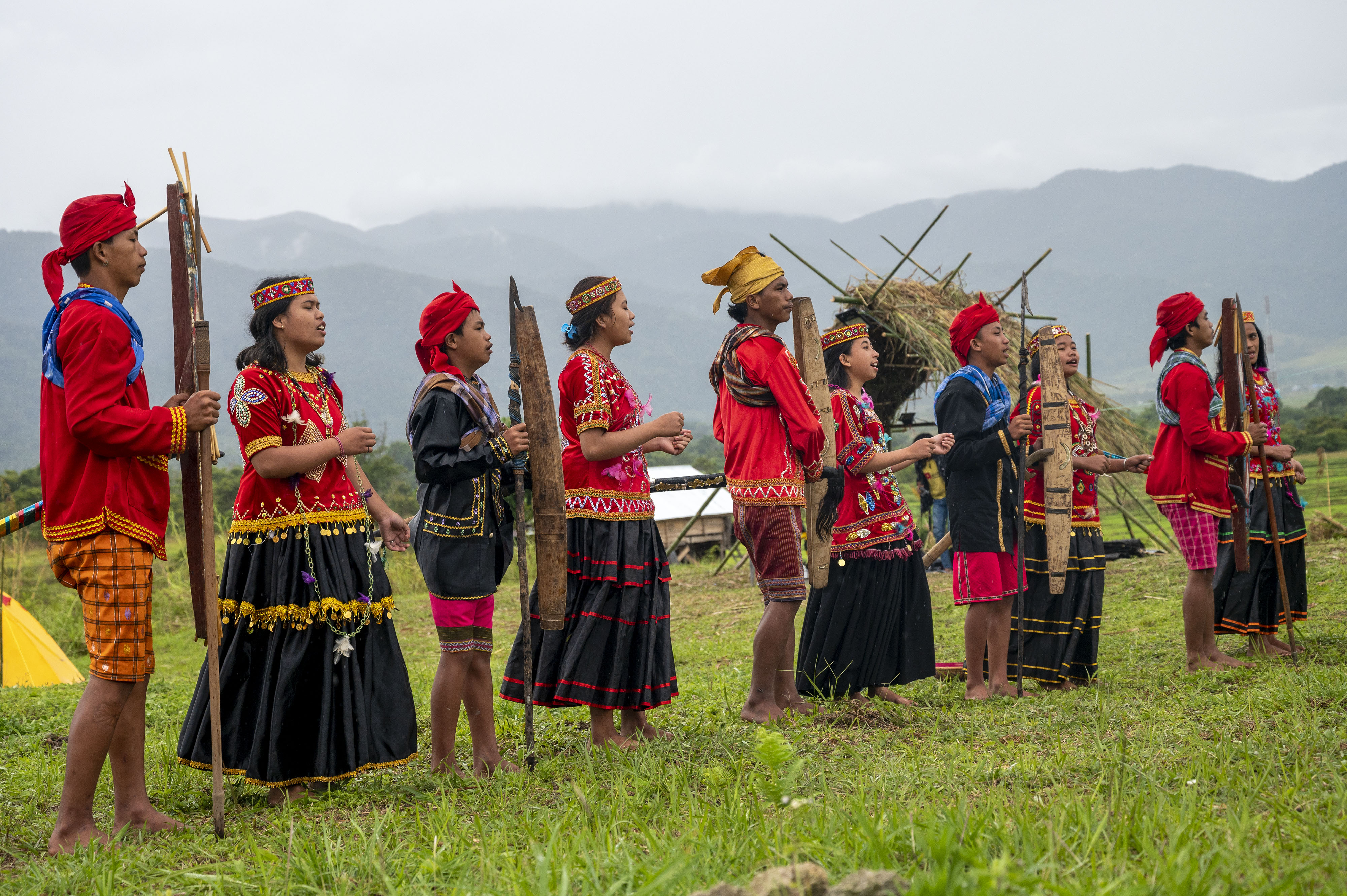 Tari Penyambutan Linggona Lipu