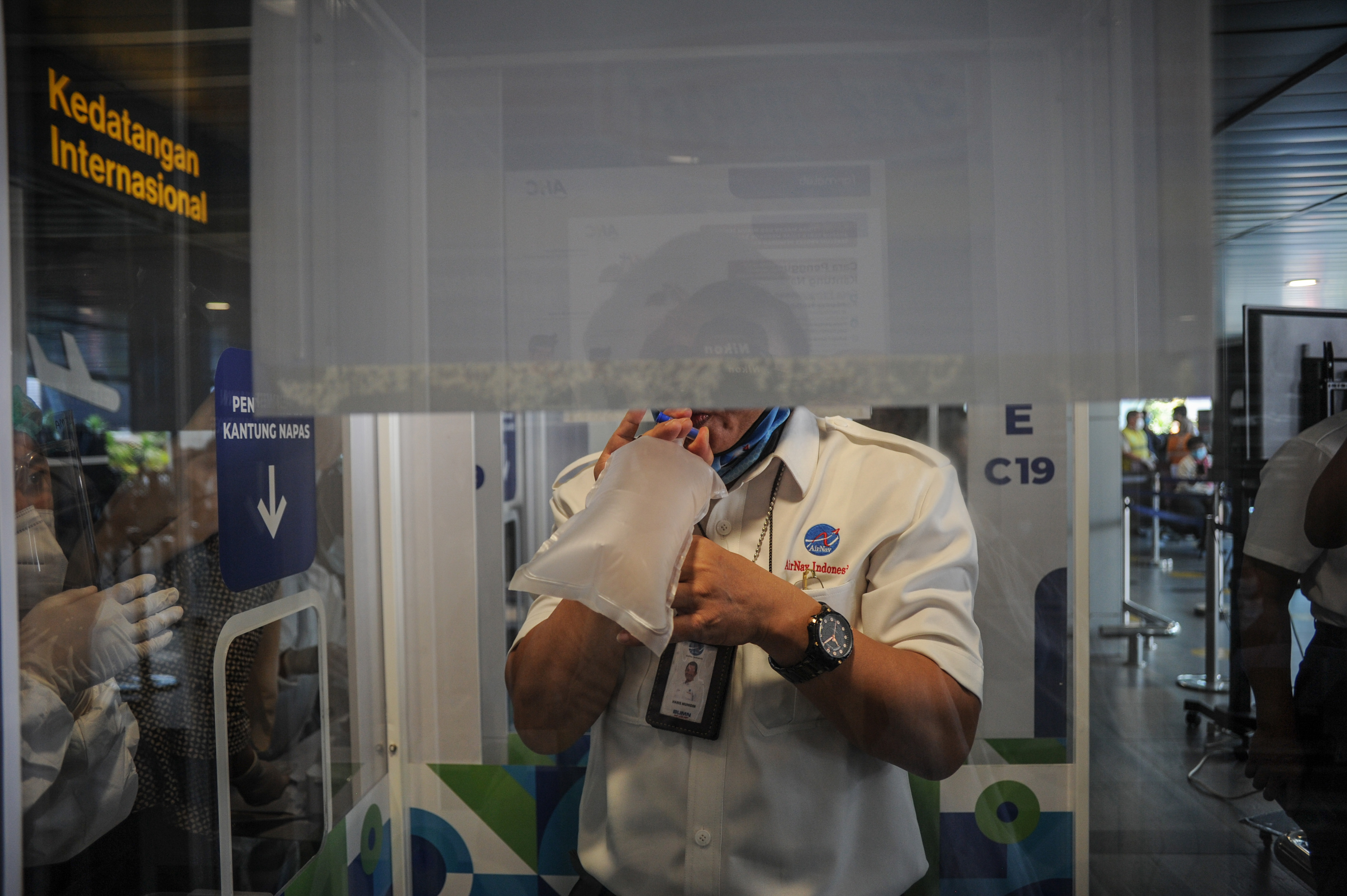 Uji Coba GeNose C19 di Bandara Husein Sastranegara