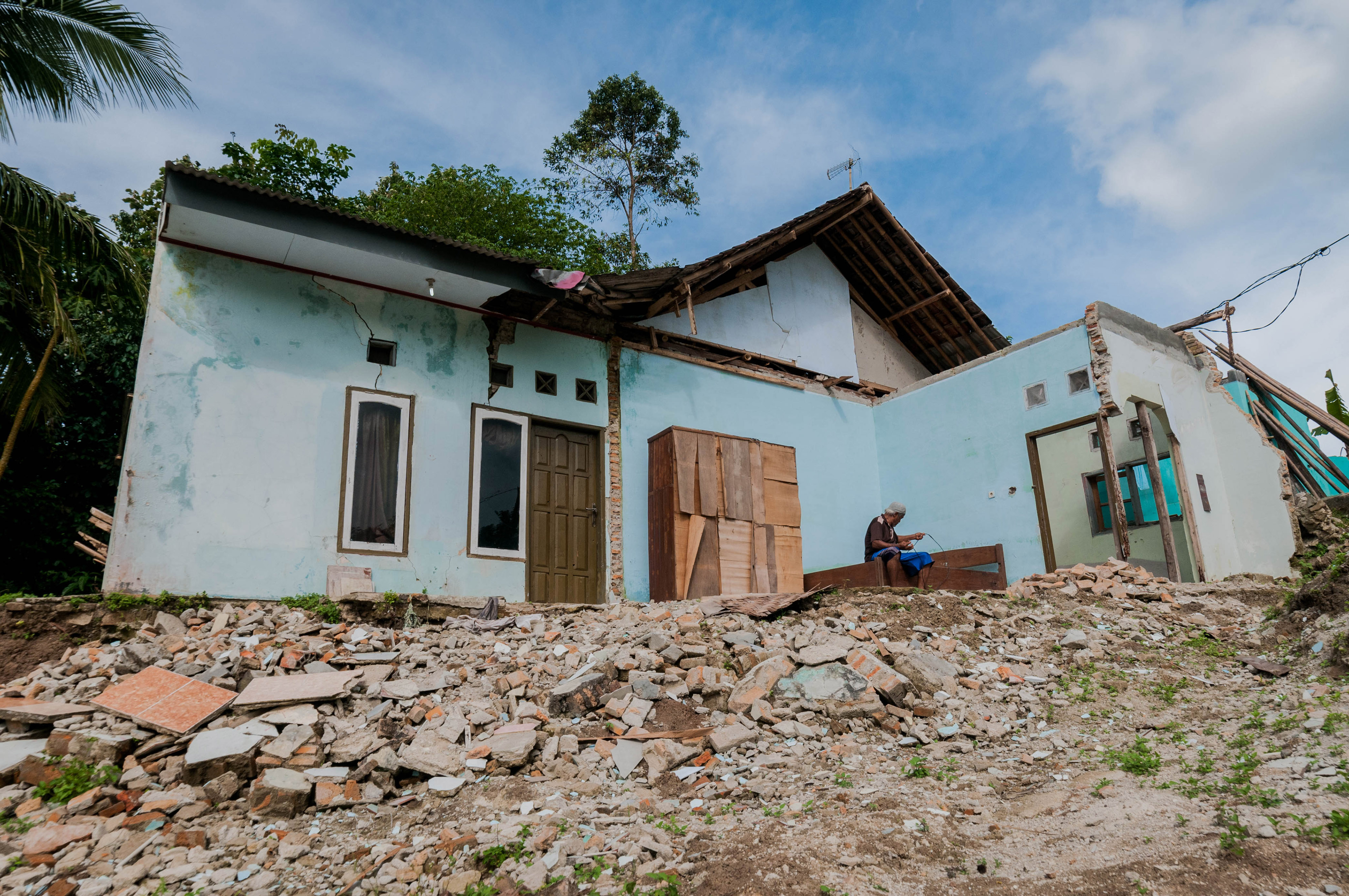 Korban Tanah Bergerak Tunggu Relokasi