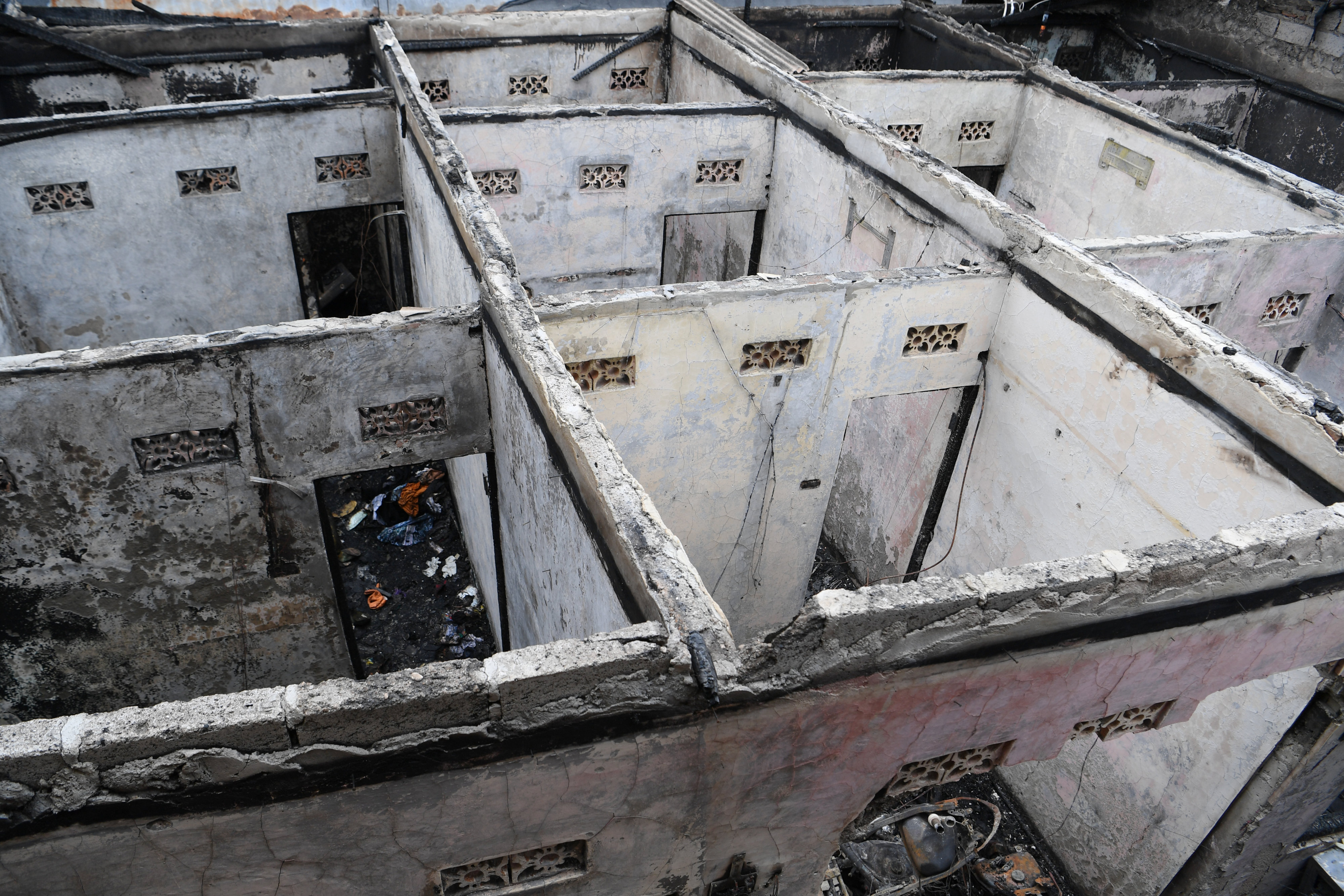 Rumah Kontrakan Terbakar, 10 Orang Tewas