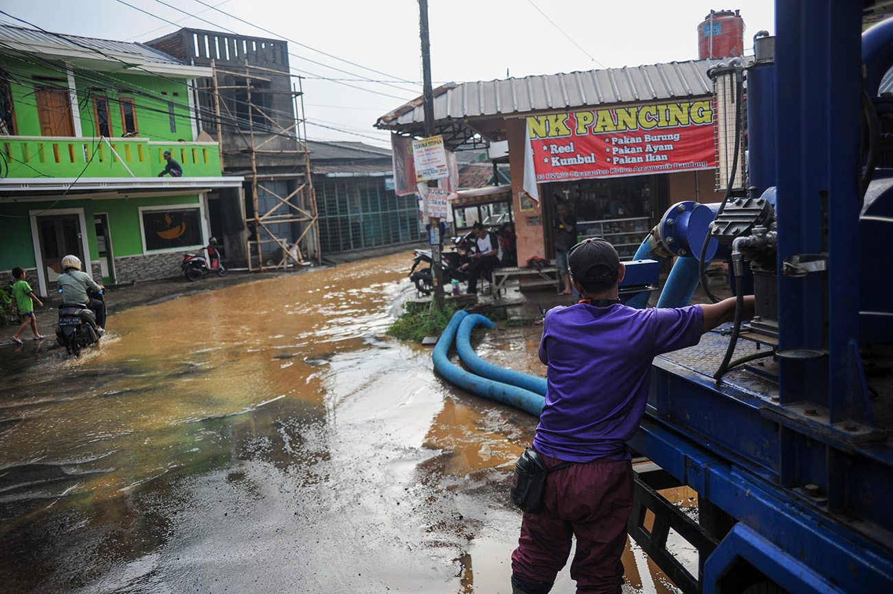 Banjir Luapan Sungai Cironggeng Bandung