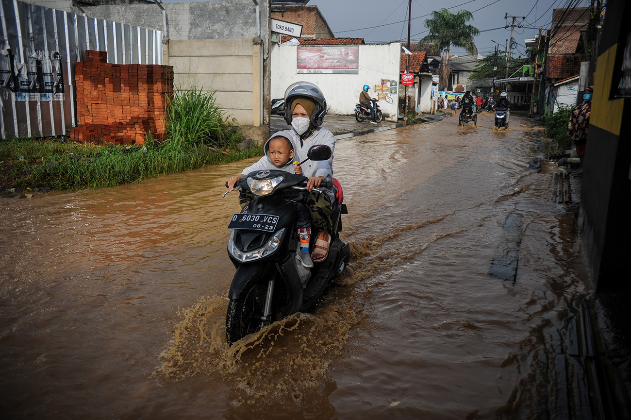 Banjir Luapan Sungai Cironggeng Bandung