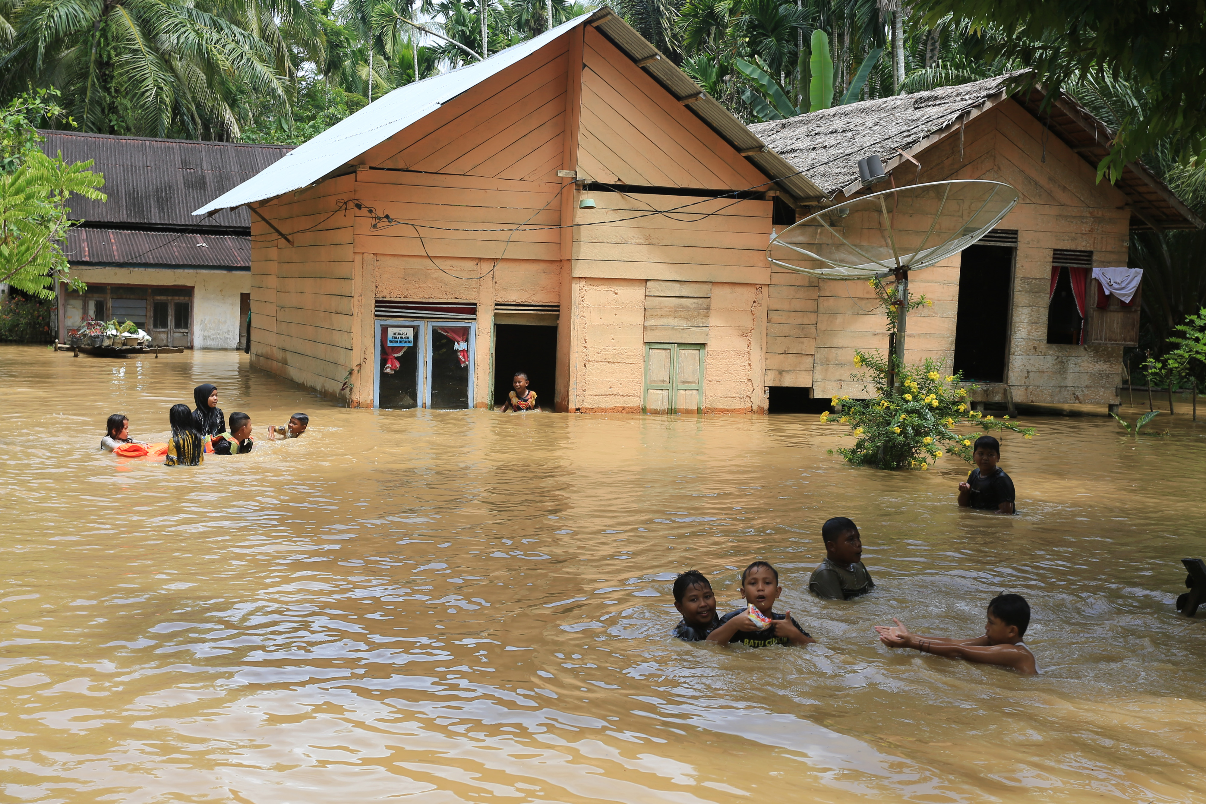 Banjir di Aceh Barat