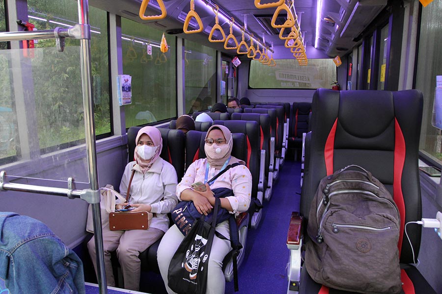 Antusiasme Warga Gunakan Bus JR Connexion dari Sawangan 