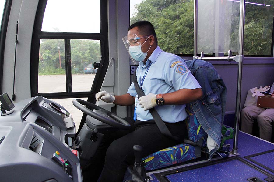 Antusiasme Warga Gunakan Bus JR Connexion dari Sawangan 