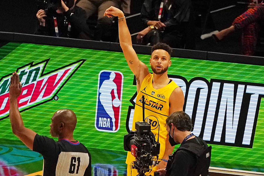 Stephen Curry Juara Kontes Tembakan 3 Poin NBA All Stars 2021
