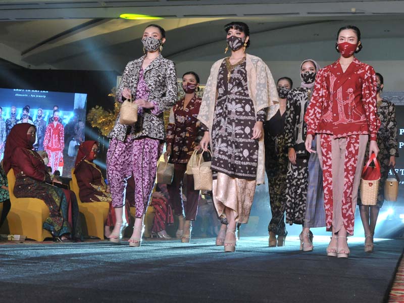 Fashion Show Kain Khas Sumsel