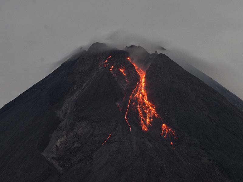 Guguran Lava Pijar Merapi