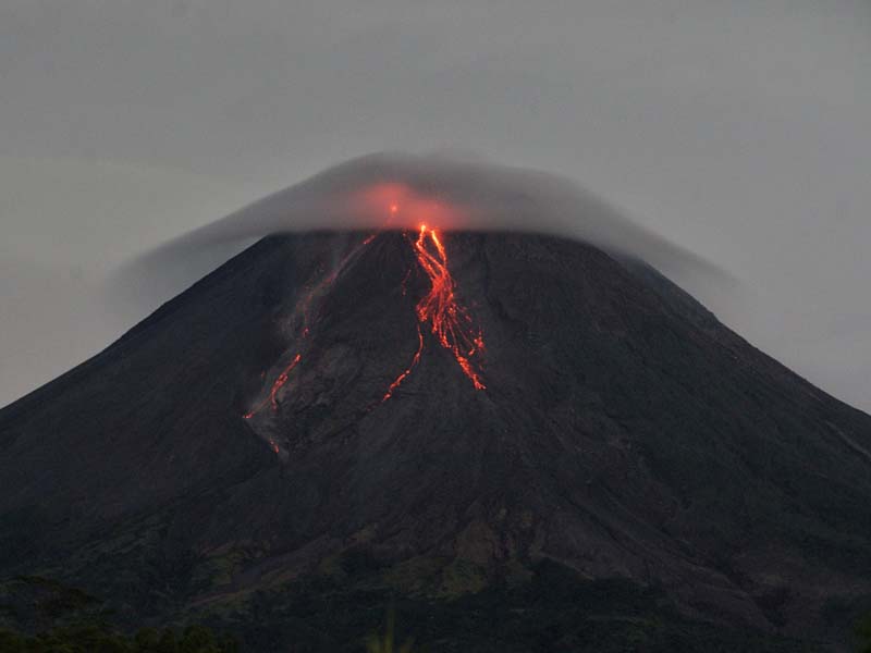 Guguran Lava Pijar Merapi