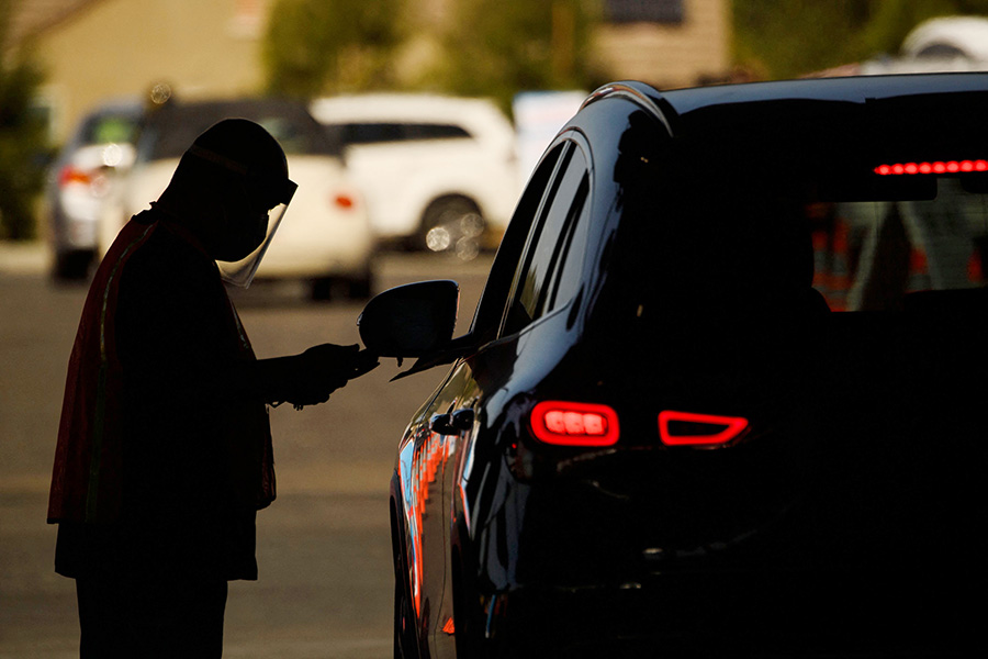 Vaksinasi Guru Agar April 2021 Semua Sekolah Dibuka Kembali 