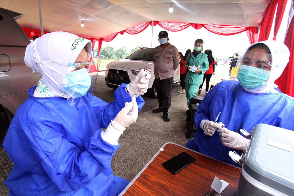 Pos Layanan Vaksinasi Drive Thru 