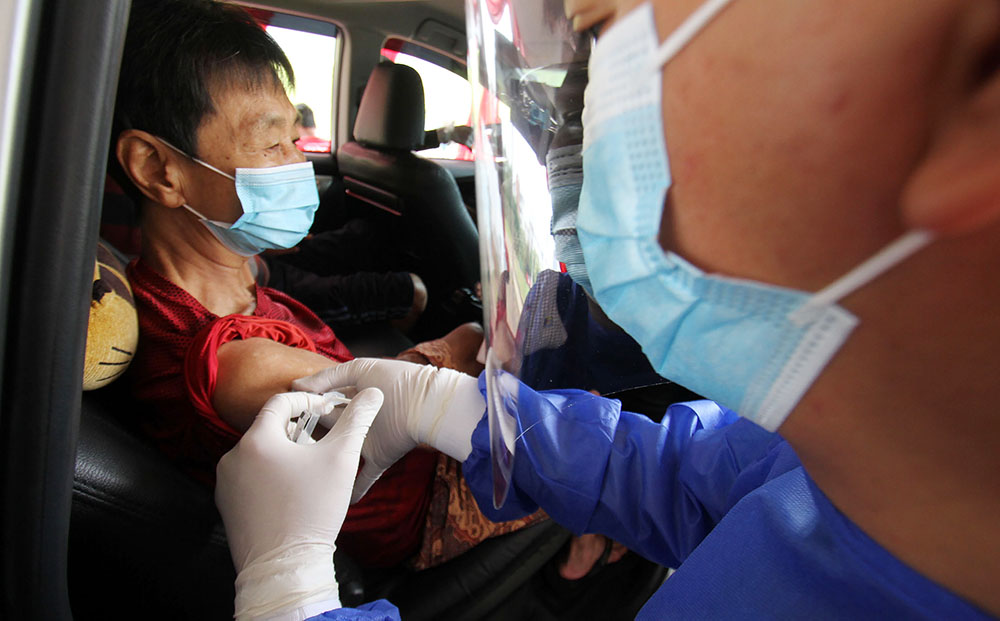 Pos Layanan Vaksinasi Drive Thru 