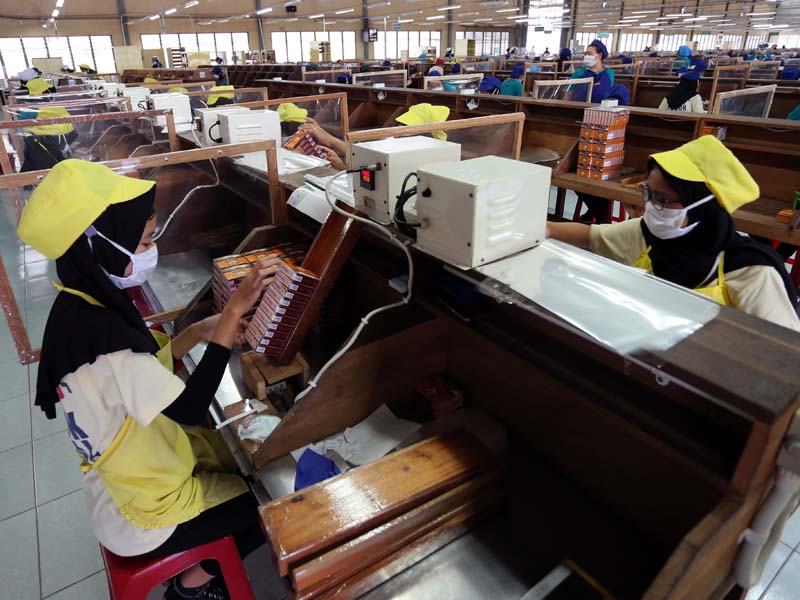 Produksi Industri Hasil Tembakau Awal 2021 Turun