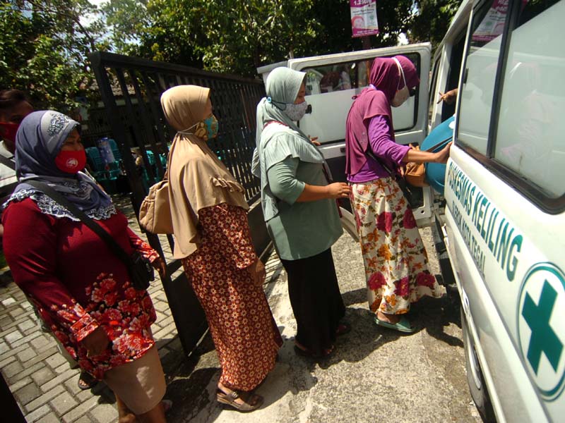 Jemput Paksa Pedagang Pasar Untuk Vaksinasi