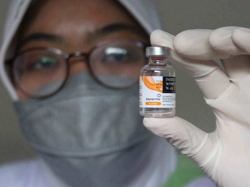 Vaksinasi Tenaga Pengajar Di Malang