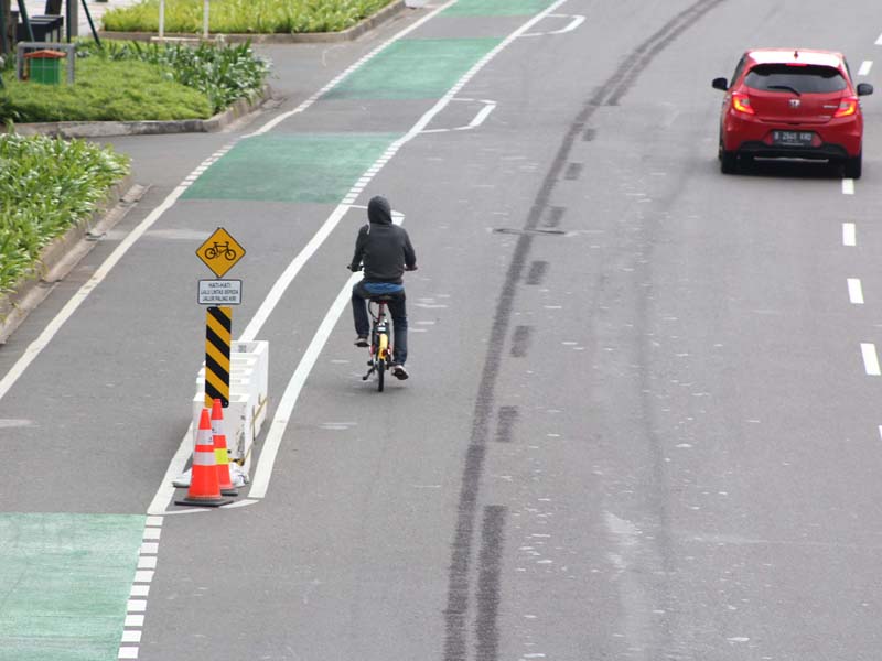 Denda Bagi Pesepeda Yang Melanggar Jalur