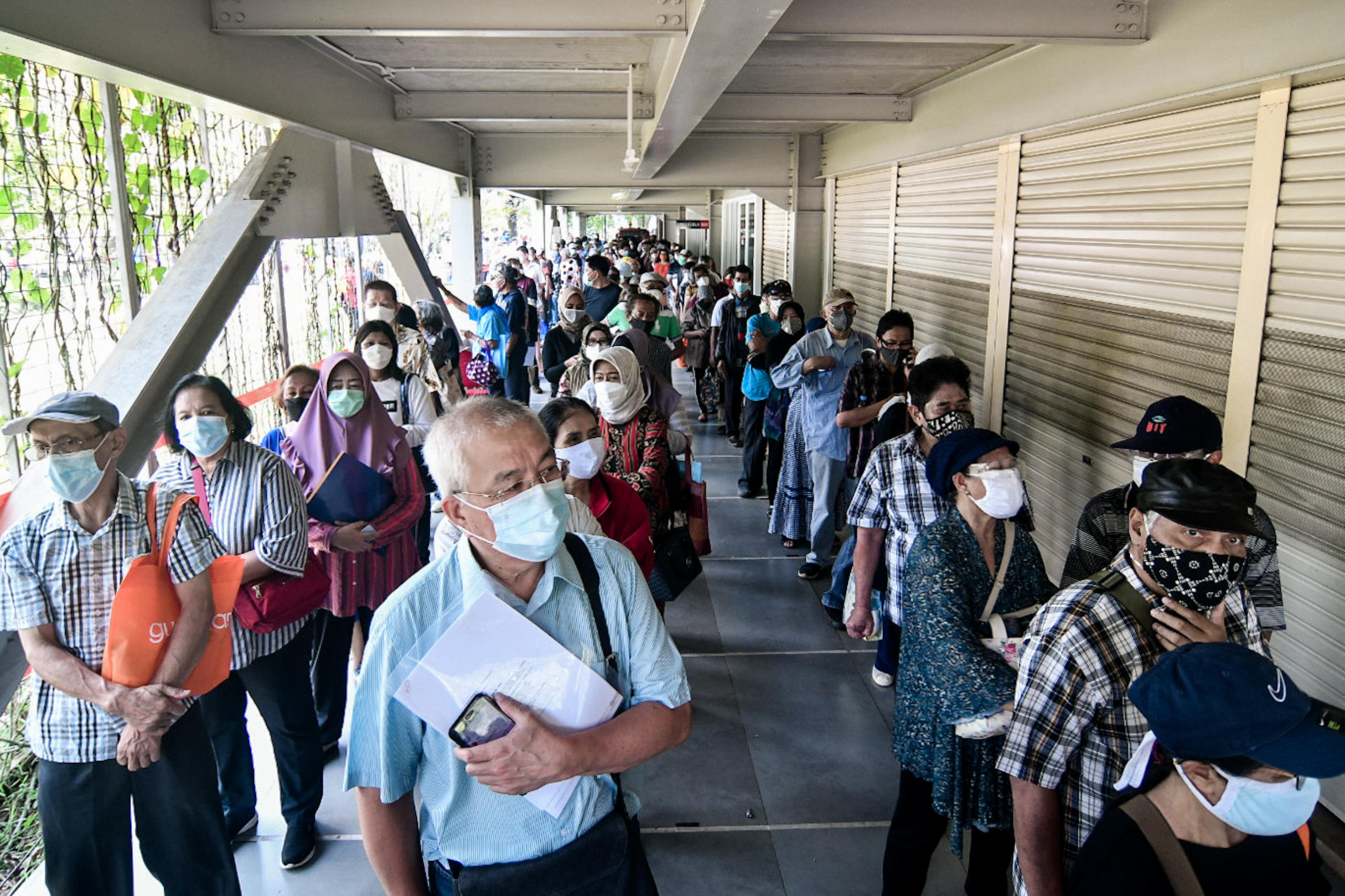 Sentra Vaksinasi Bersama untuk Lansia