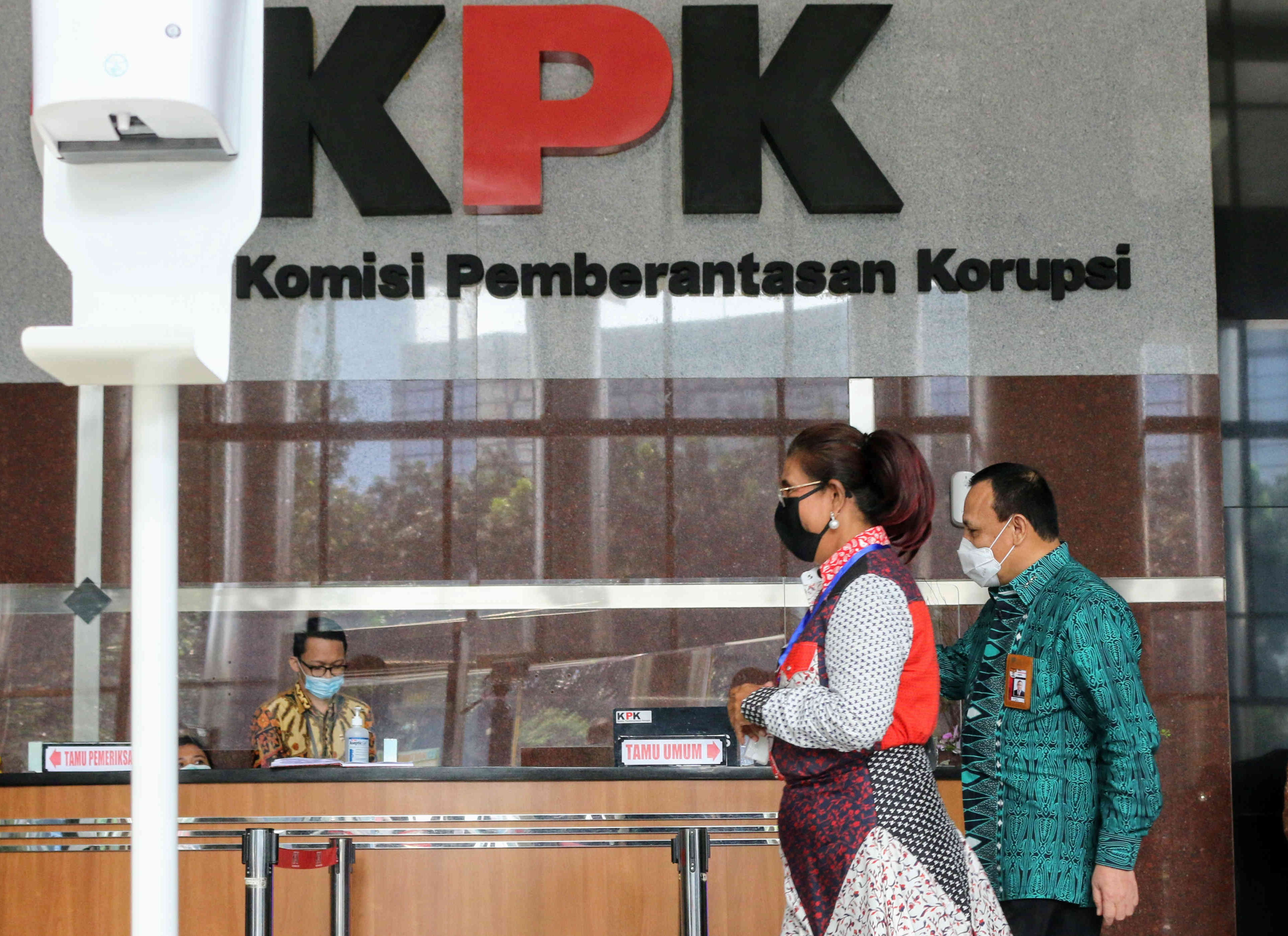 Susi Pudjiastuti Sambangi KPK