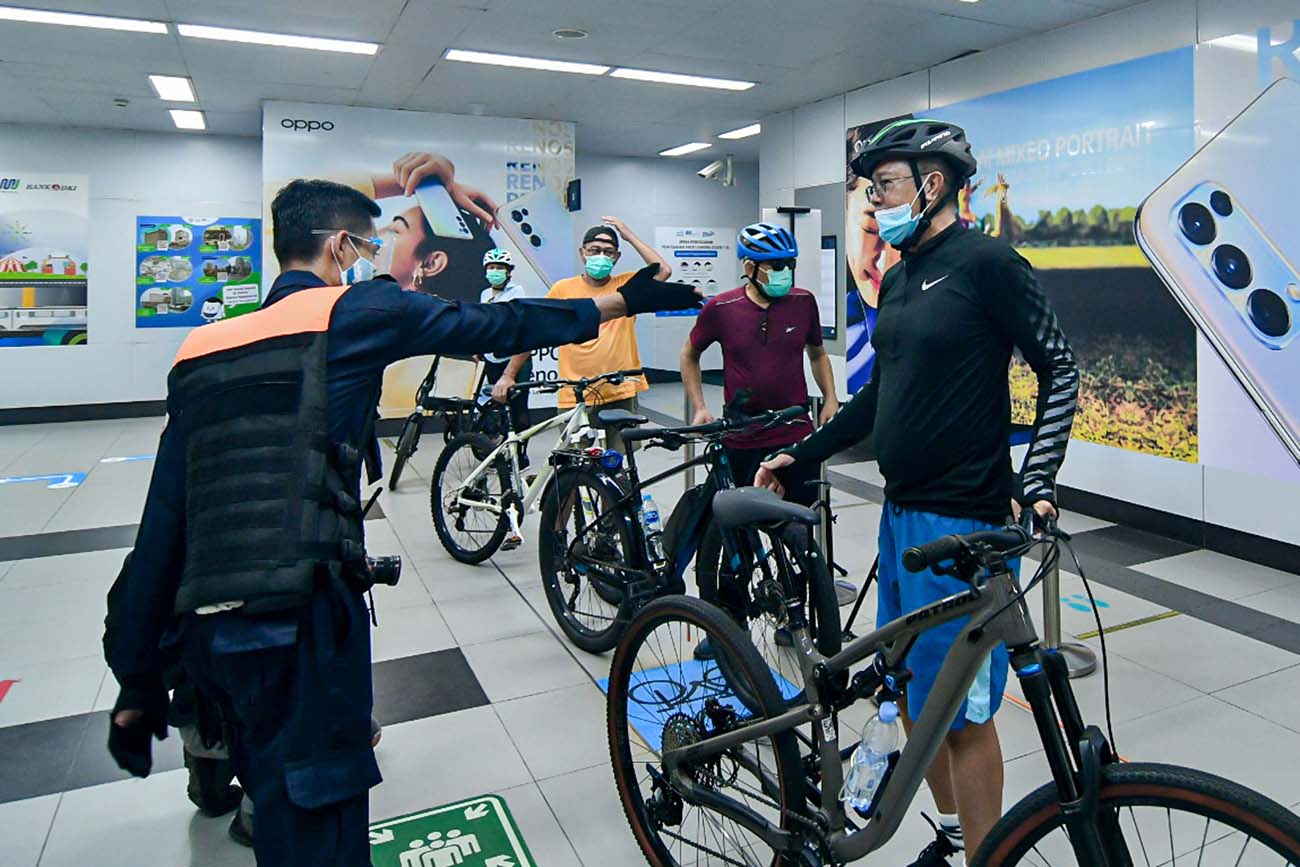 Sepeda Nonlipat di MRT Jakarta