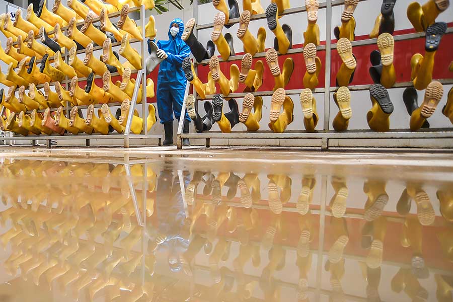 Satu Tahun Wabah Korona Merebak di Indonesia 