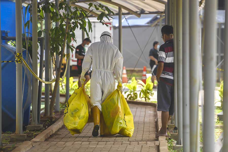 Satu Tahun Wabah Korona Merebak di Indonesia 