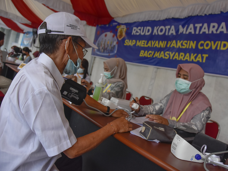 Vaksinasi Covid-19 Di NTB