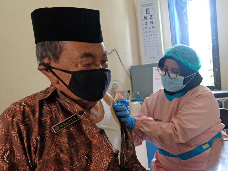 Vaksinasi Bagi Veteran