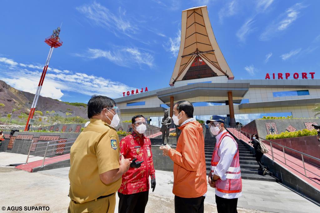 Presiden Joko Widodo Resmikan Bandara Toraja 