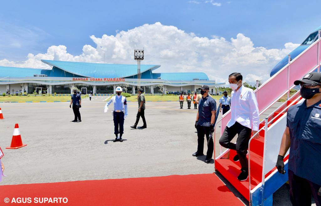 Jokowi Resmikan Terminal Bandara Kuabang di Halmahera Utara