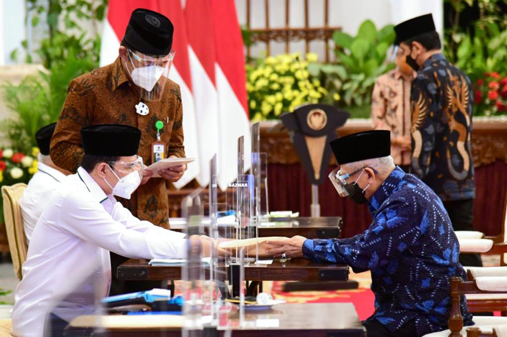 Jokowi dan Ma'ruf Amin Bayar Zakat Melalui Baznas