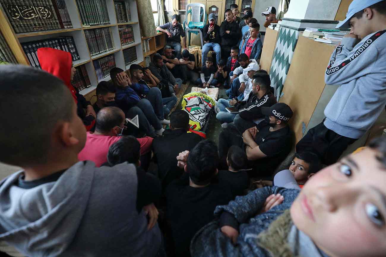 Tentara Israel Tembak Mati Warga Palestina  